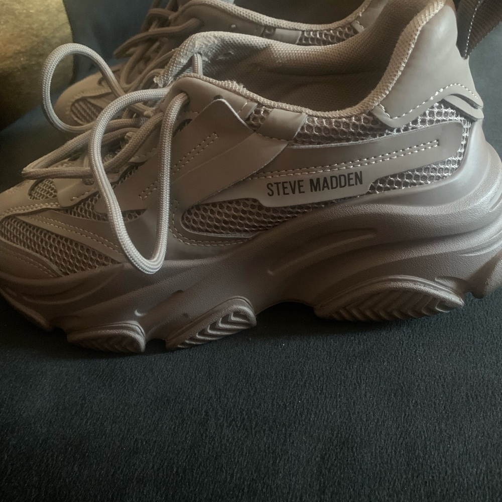Steve Madden Women's Taupe Sneakers